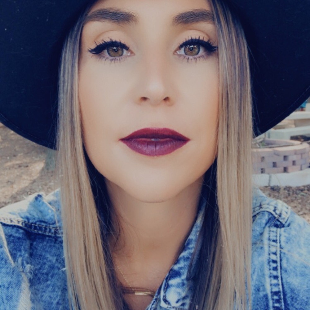 Meet your Posher, Ashley